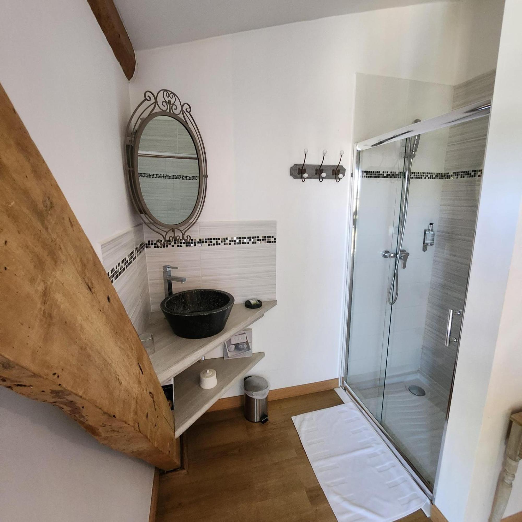 Hotel La Tour Perrier Eyrans-de Soudiac Екстериор снимка